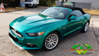 wrappsta.de carwrapping-vollfolierung Ford-Mustang-Convertible-5.0 Pearl-Dark-Green 03