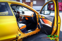 wrappsta.de carwrapping-vollfolierung Mazda-3 Energetic-Yellow-Metallic Matt-Schwarz 13