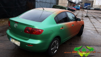 wrappsta.de carwrapping-vollfolierung mazda-3-emerald-green blaze-orange 03